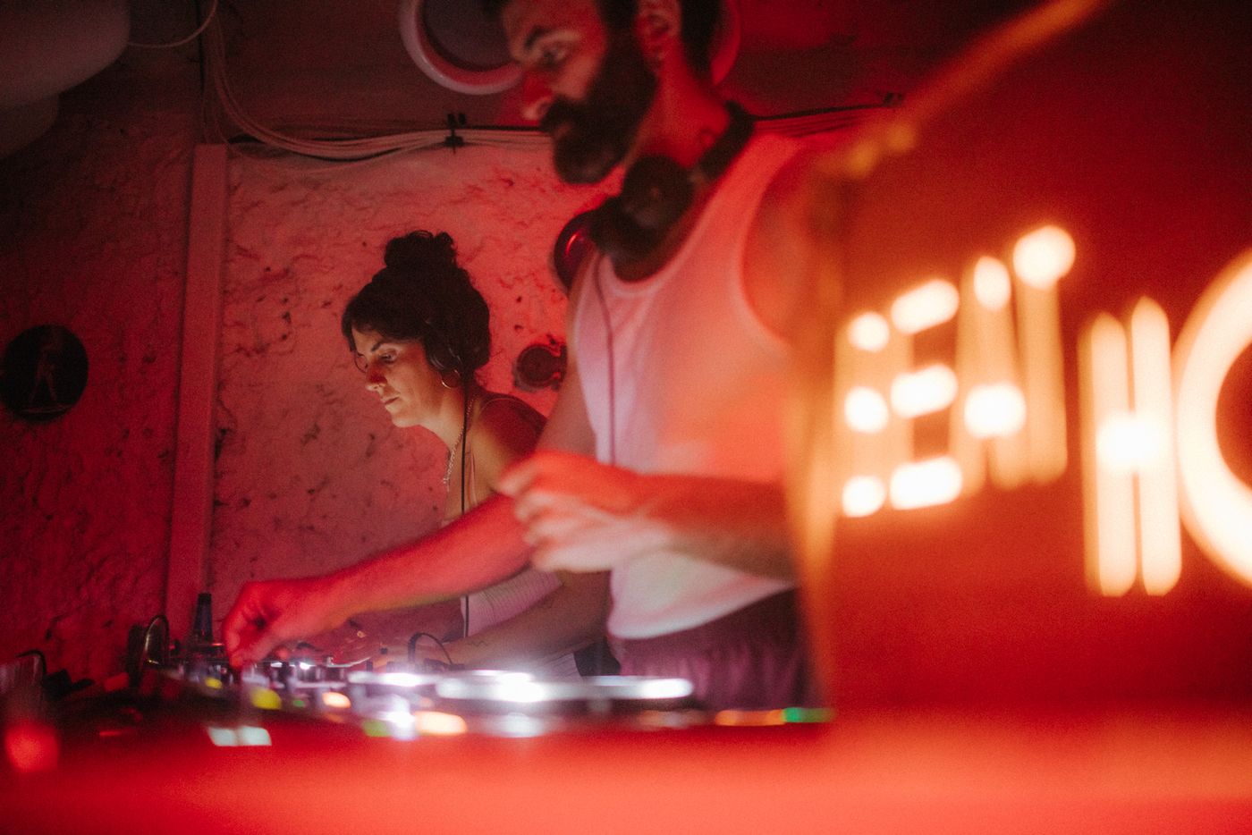 Shanti Celeste y Roi Perez, en Freddie’s, a cuatro manos. Foto: Dan Medhurst