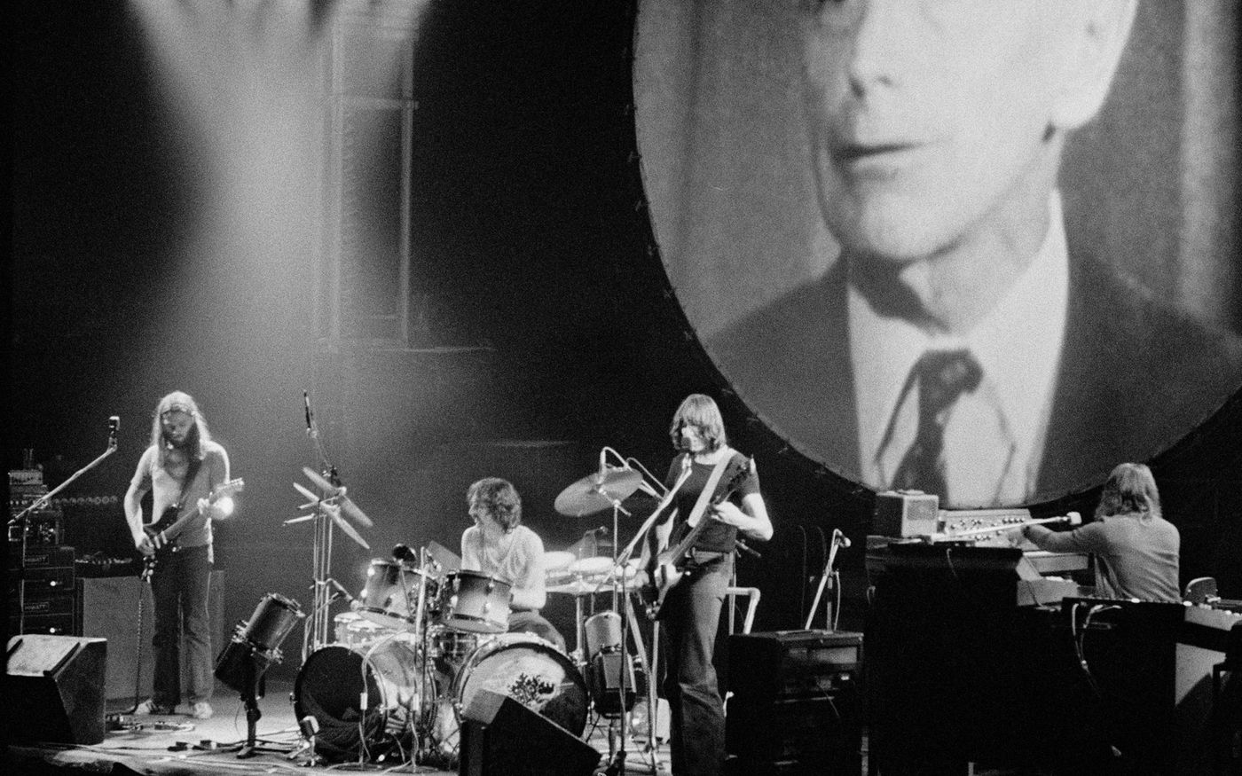 En pleno “Live At The Wembley Empire Pool, London, 1974”.