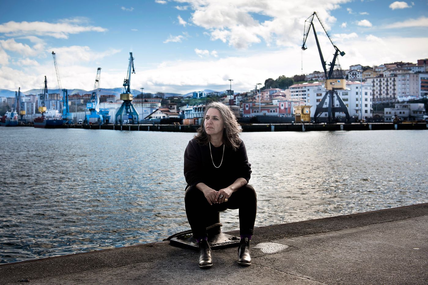 Pasai San Pedro, en Pasaia: el silencio y el ruido humano del muelle y la flota pesquera.