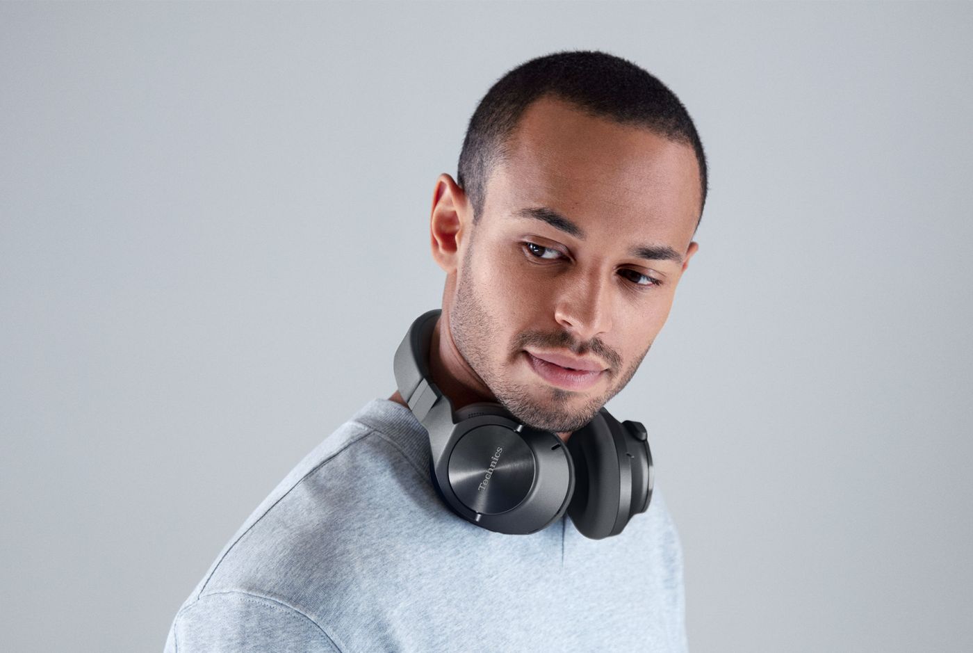 La diadema de los auriculares A800 Technics: corona musical. Foto: Technics