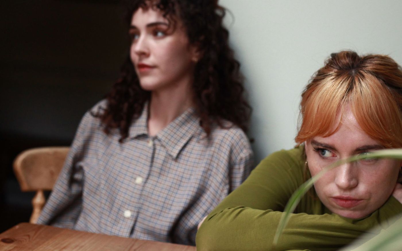 Red Stamp es Núria Graham más Aoife Nessa Frances.