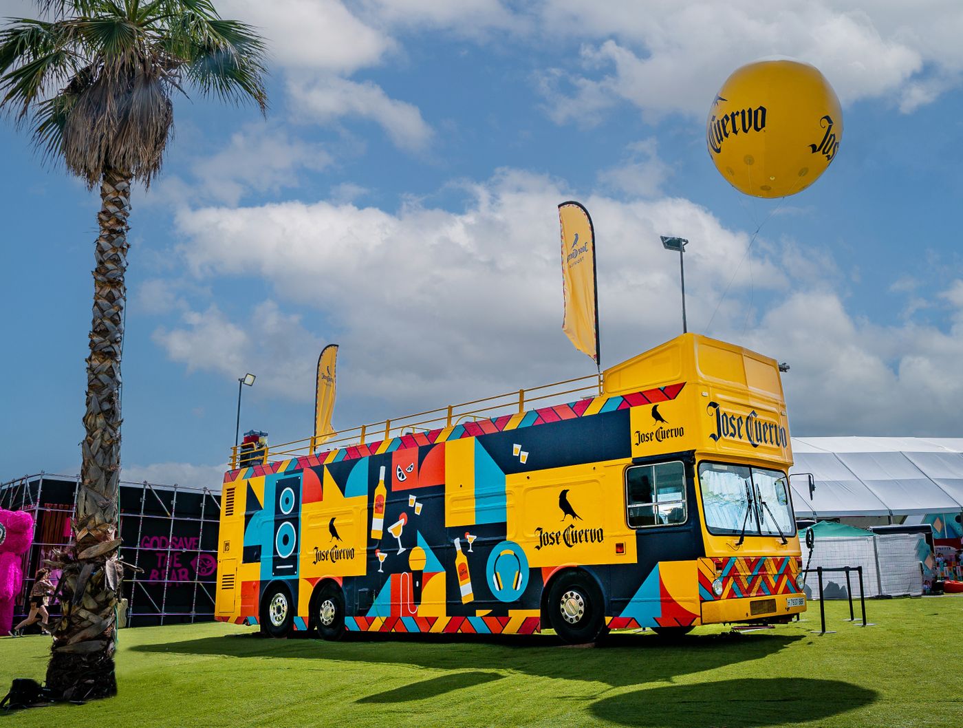 La zona especial José Cuervo en los festivales te está esperando.