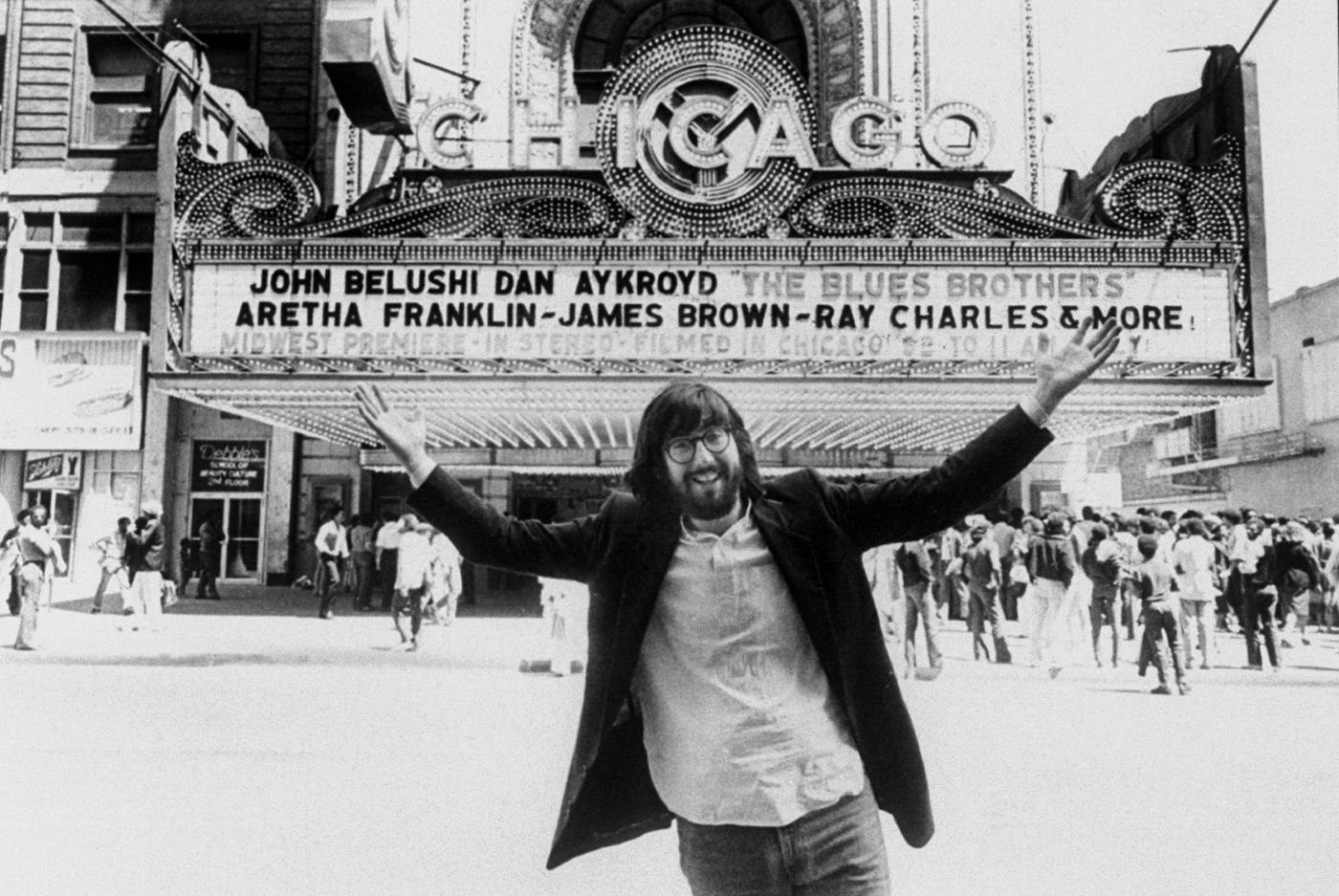 El director John Landis, feliz antes del estreno de su filme “The Blues Brothers”. Foto: Steve Kagan (Getty Images)