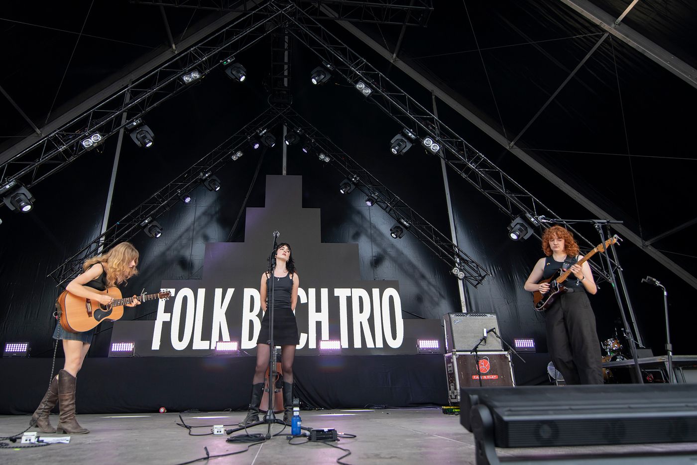 Folk Bitch Trio: incisivas. Foto: David Mars