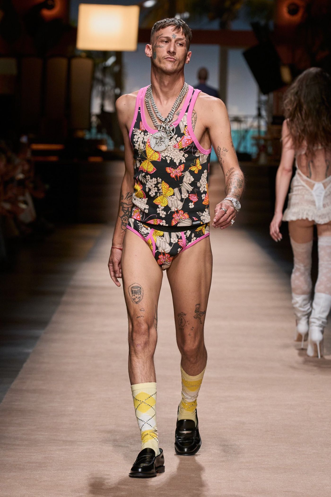 Yung Beef desfilando para DSQUARED2 en Milán.