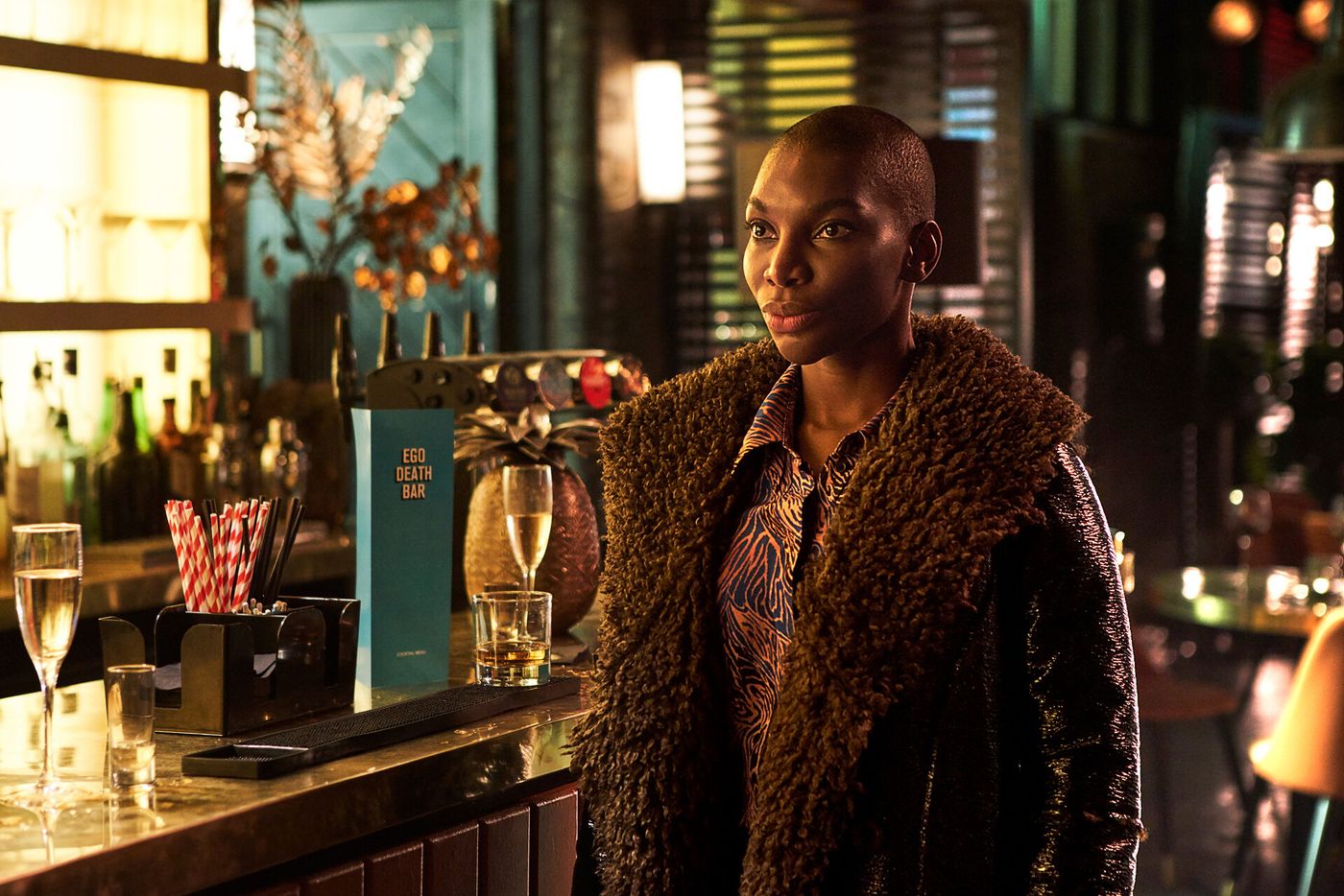 Michaela Coel se erige en “Podría destruirte” como autora de su propio relato.