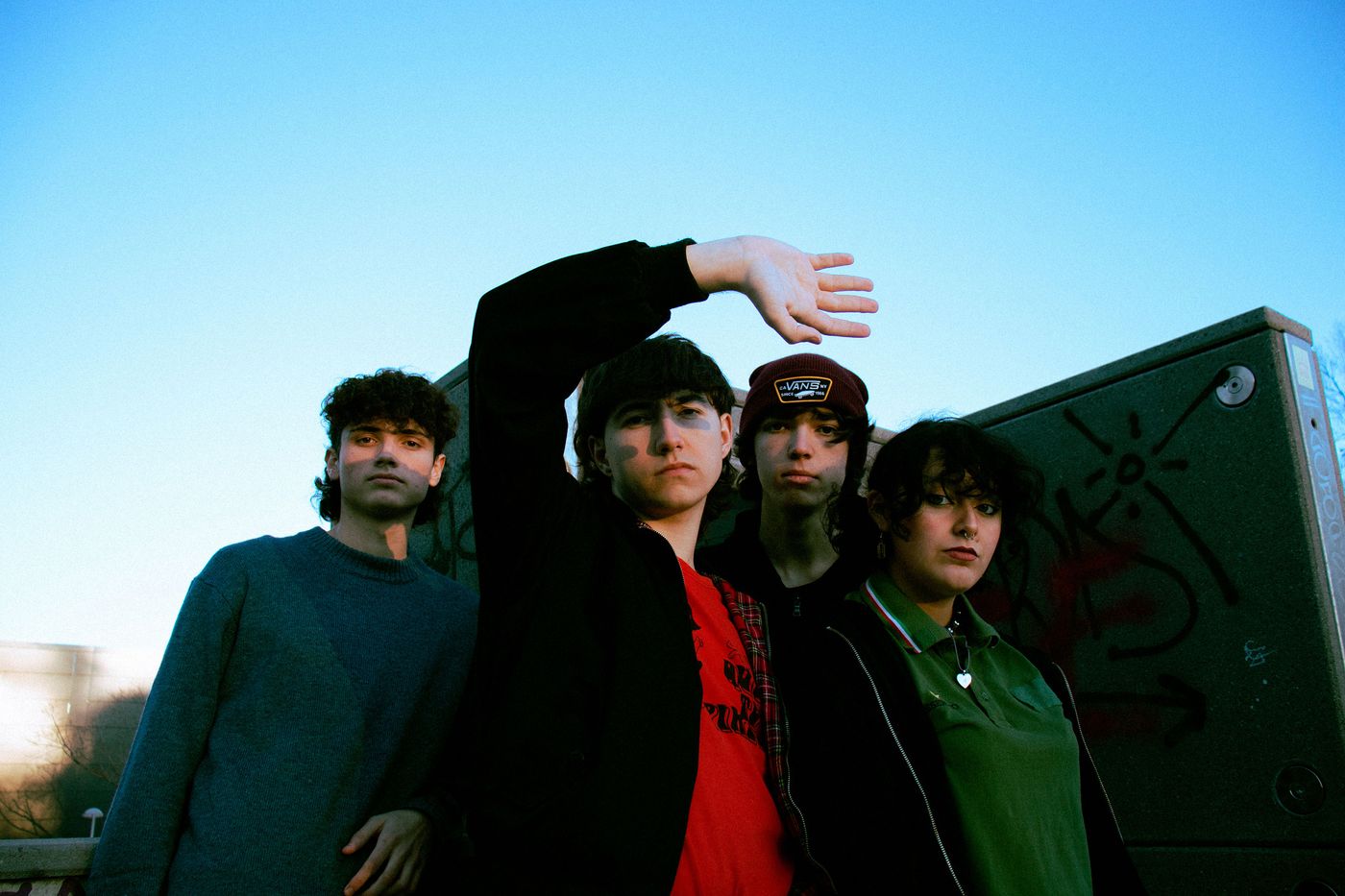 Deslumbrados por el guitarreo adolescente. Foto: Ellie Quevedo