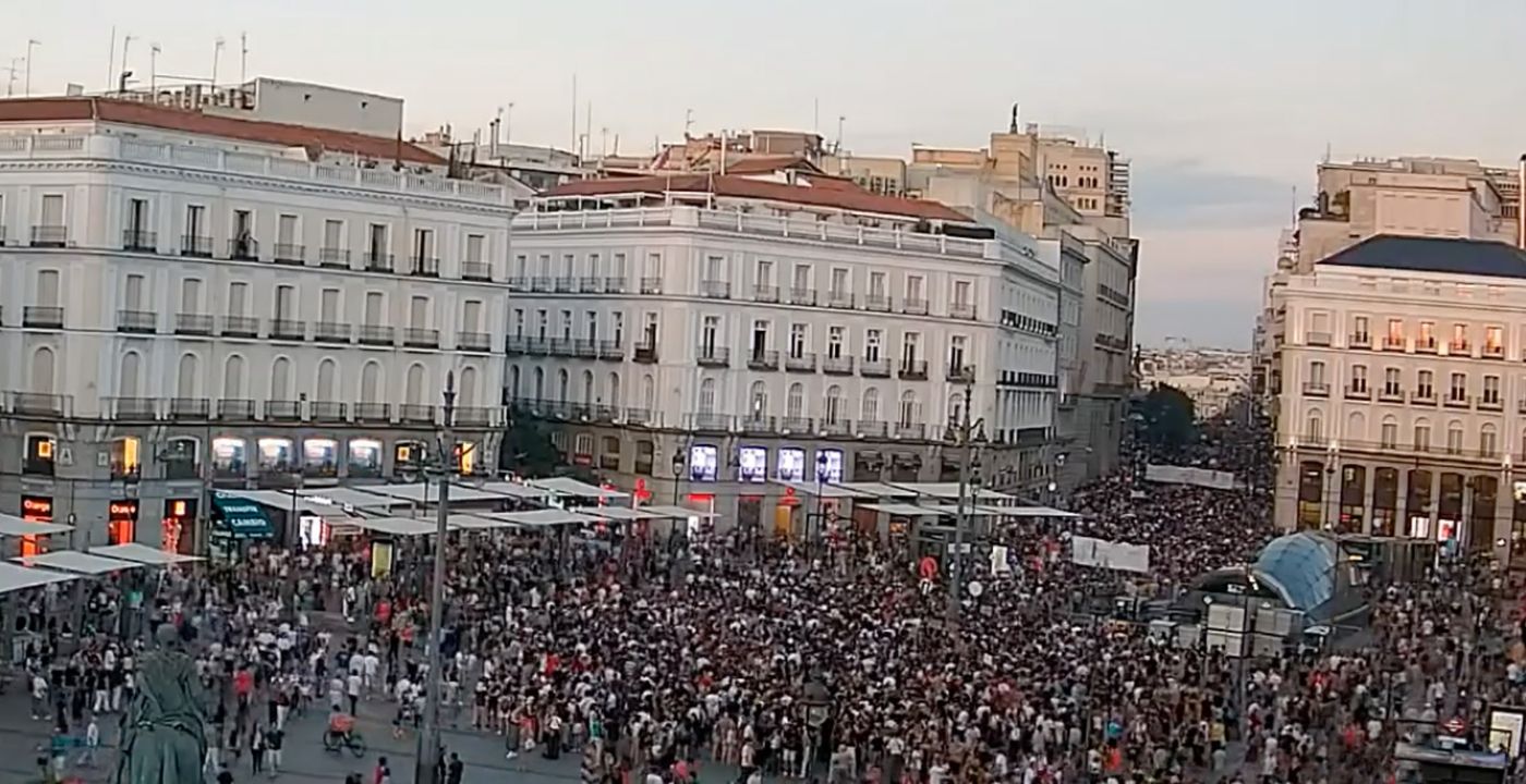 “The streets are ours”. <a href="https://bsky.app/profile/fonsiloaizap.bsky.social/post/3mwguy7cngc2a" target="_blank"> Ver post </a>