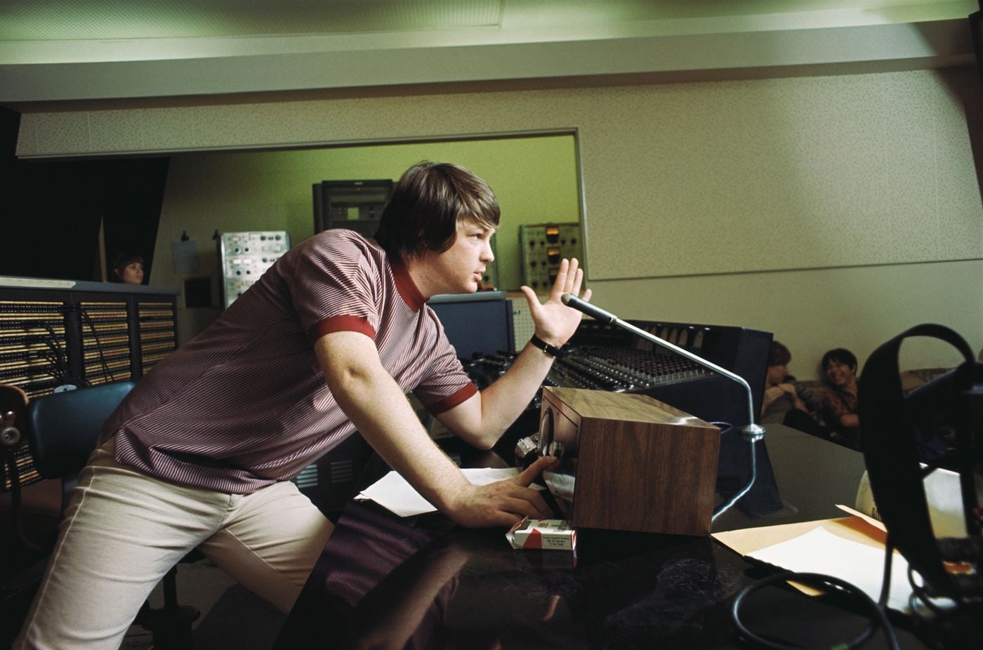 En la grabación de “Pet Sounds” (1966). Foto: Michael Ochs Archives (Getty Images)