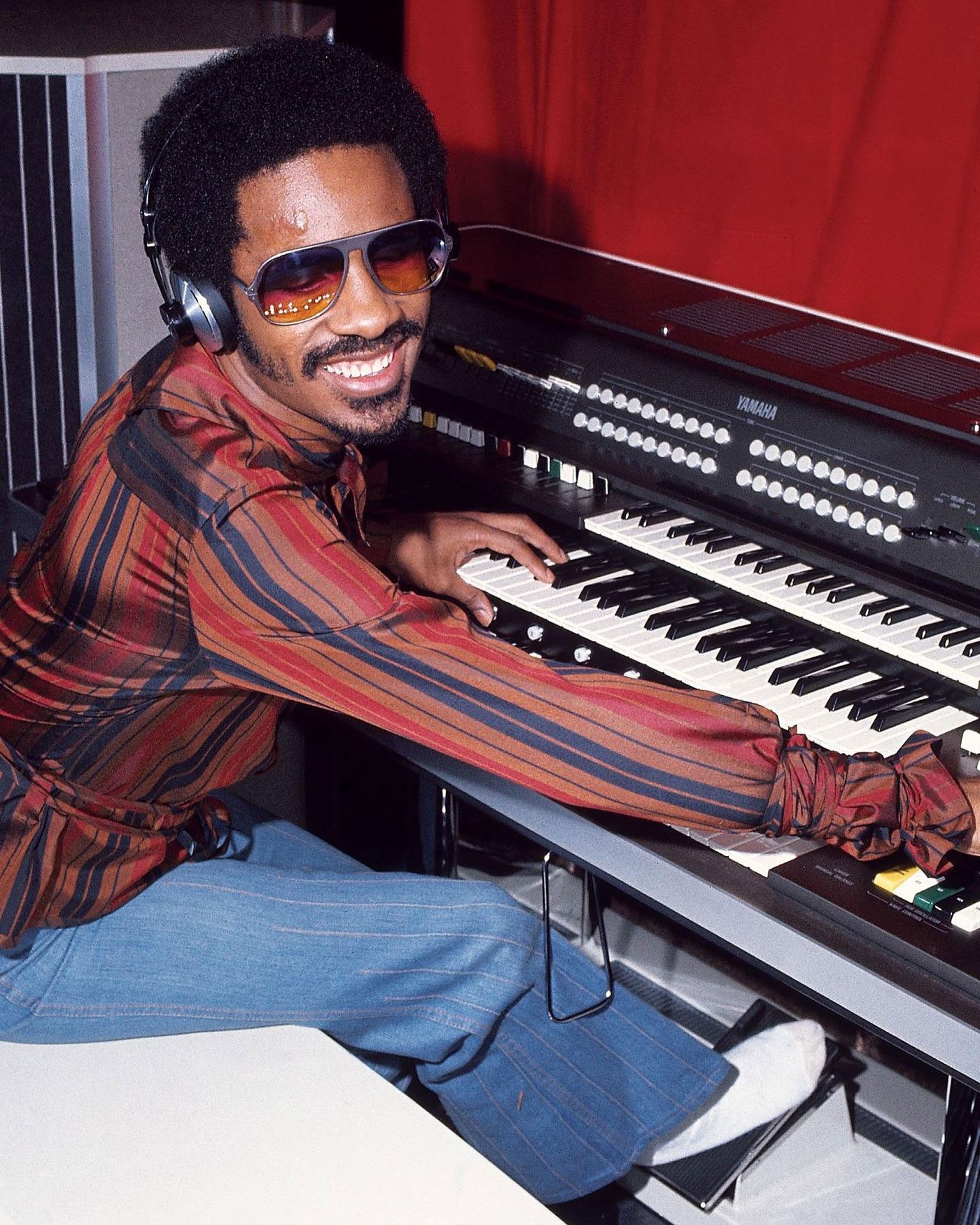 Stevie Wonder, en 1976, con el modelo GX-1 de Yamaha.
