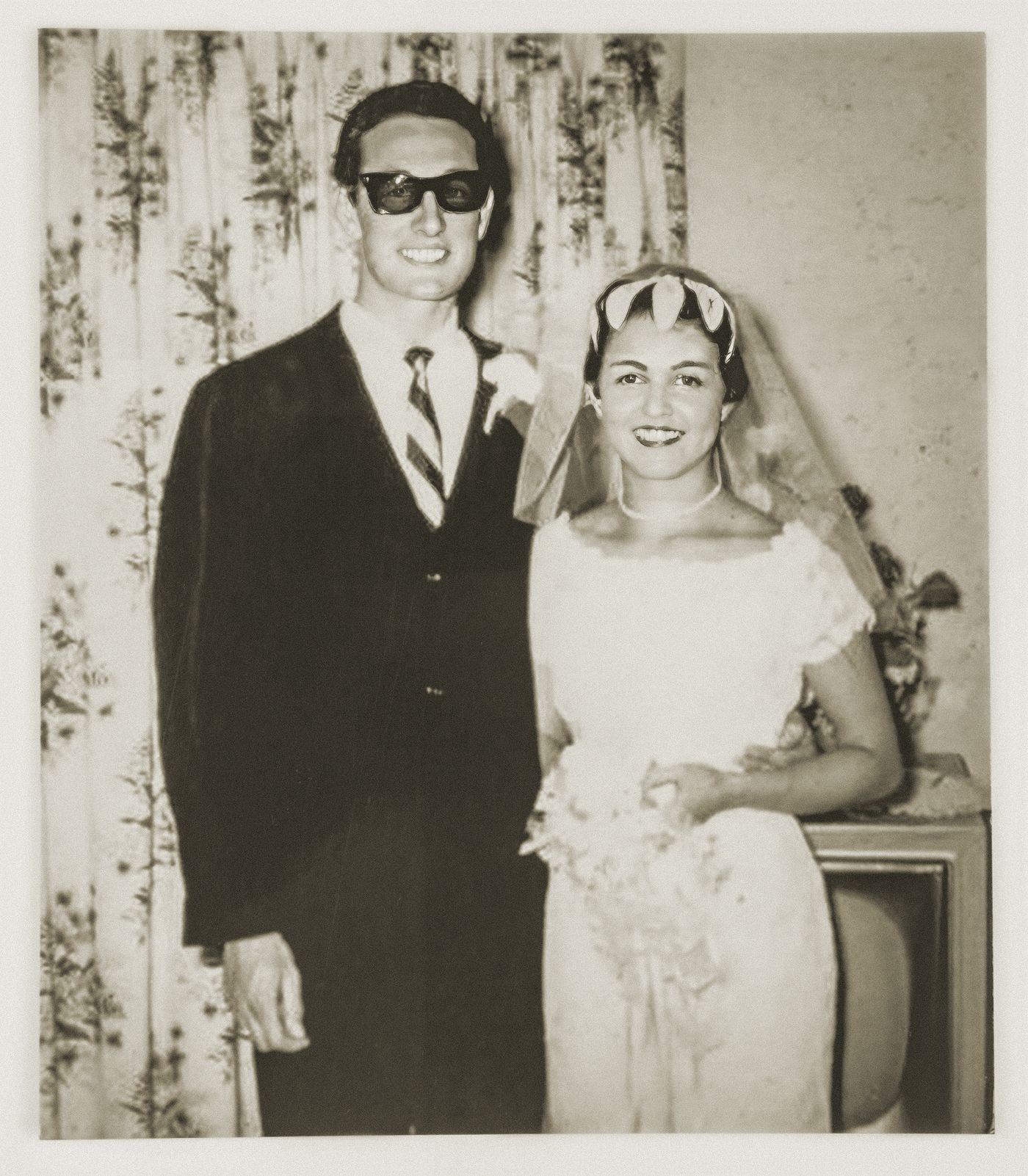 Buddy Holly y María Elena (natural de San Juan, Puerto Rico) se casaron el 15 de agosto de 1958. Buddy murió el 3 de febrero de 1959: menos de seis meses después. María Elena, embarazada de dos semanas, perdió el bebé que esperaba.