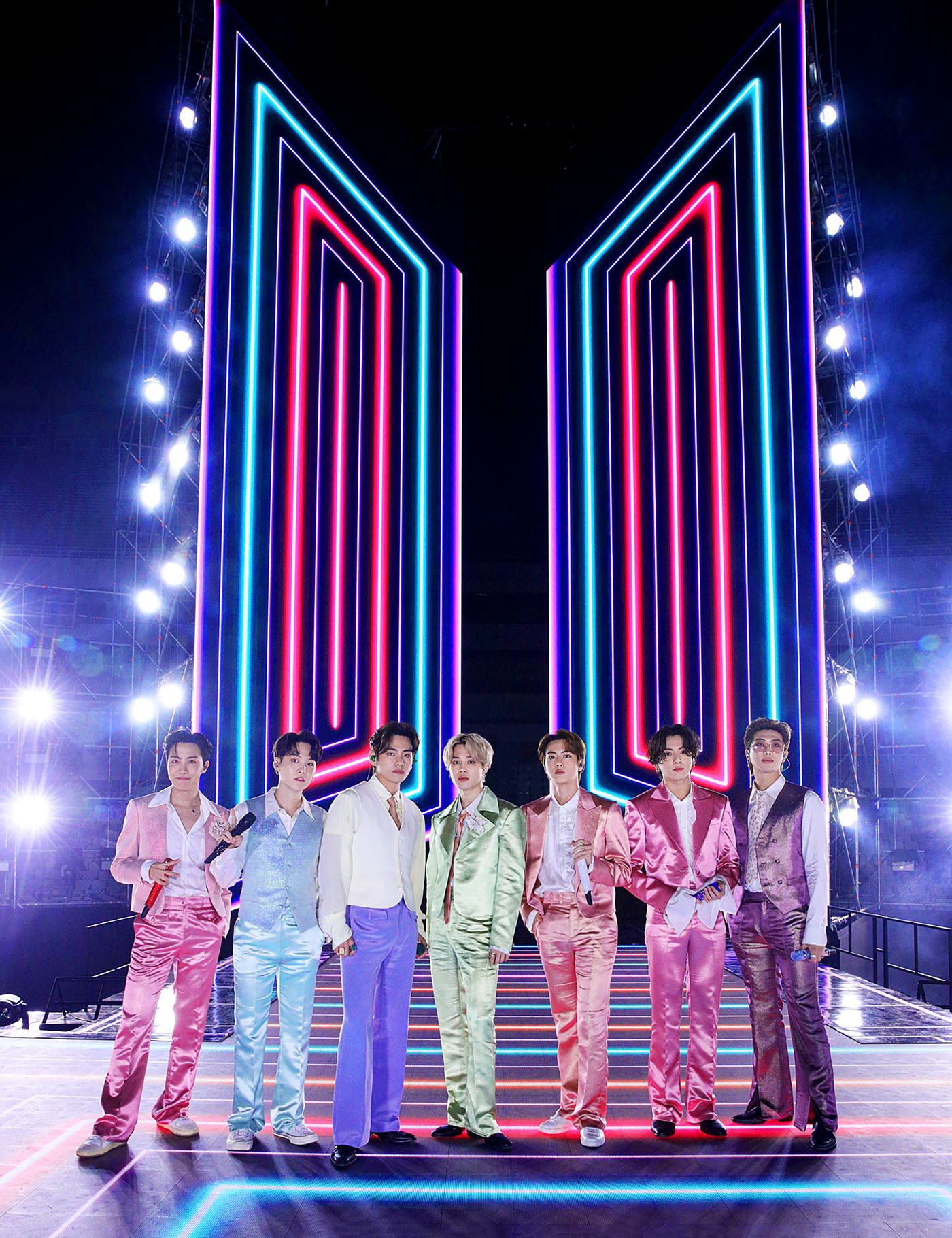 En 2020: J-Hope, Suga, V, Jimin, Jin, Jungkook y RM. Foto: AMA2020 (Getty Images)