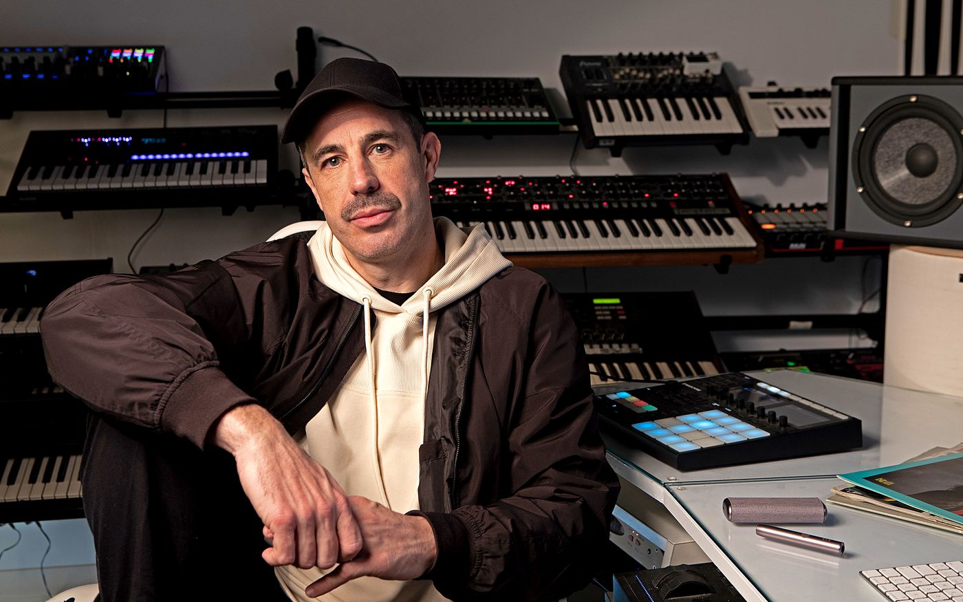 El productor Ed Is Dead.