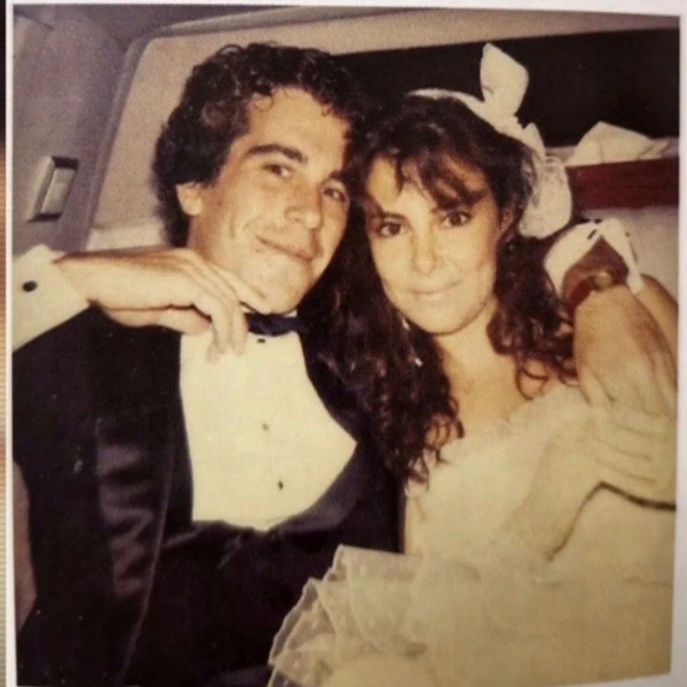 Jeffrey Epstein mantuvo un romance con Ana Obregón, tal cual.<a href="https://bsky.app/profile/fonsiloaizap.bsky.social/post/3ma4xeqze4c2p" target="_blank"> Ver post </a>