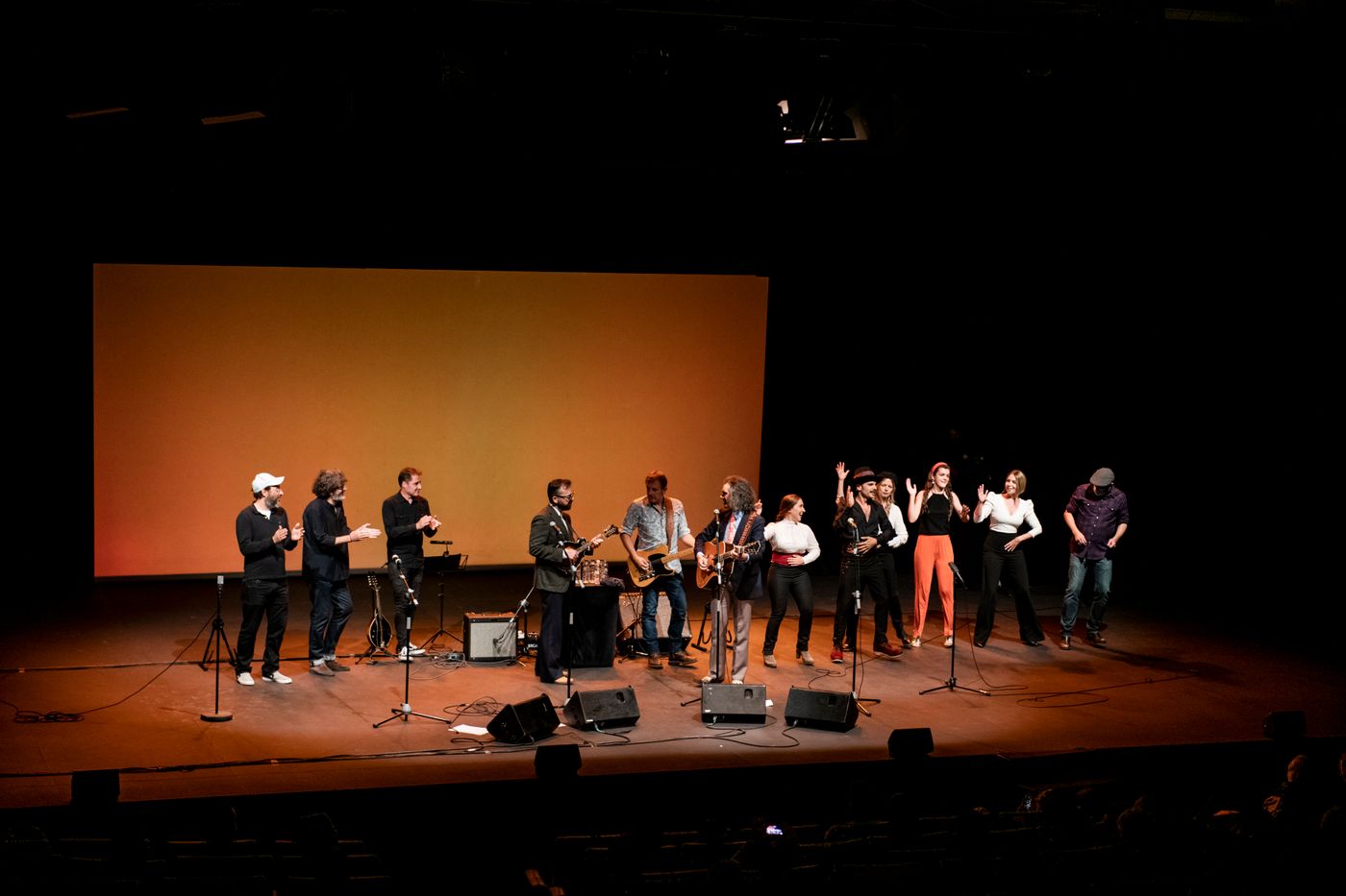 J, Manu Ferrón, Víctor Lapido, Roberto, Hendrick Röver, Enrique, María San Miguel, Rodrigo Cuevas, Christina Rosenvinge, Amaia, Rocío Márquez y Josele Santiago. Foto: Alfredo Arias