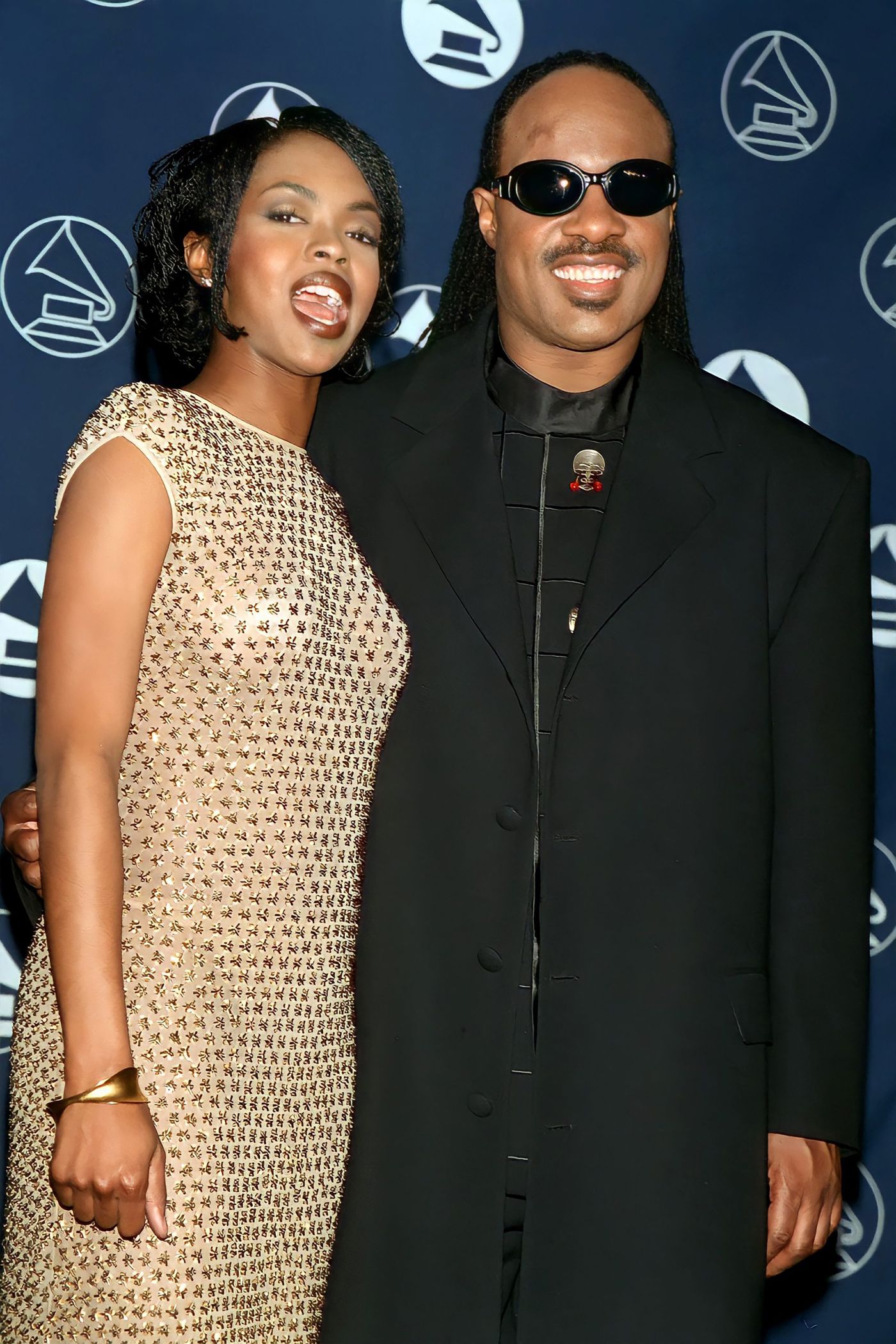 Lauryn Hill con Stevie Wonder, uno de sus grandes ídolos, en los Grammy de 1997. Foto: Gregory Pace