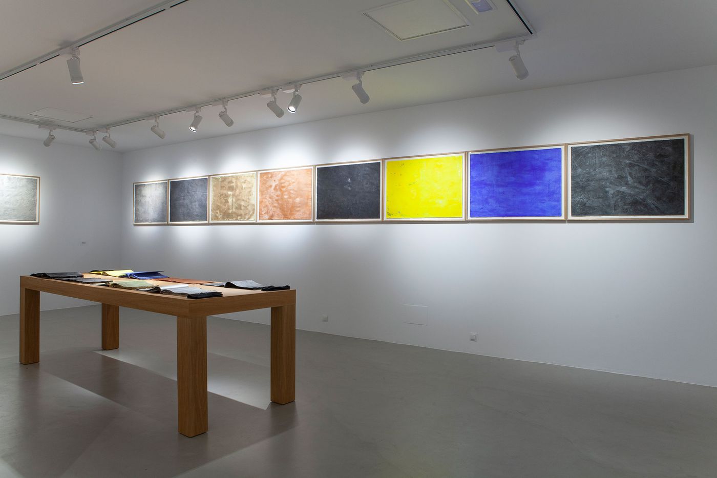 Exposición “De Ley” de Rosell Meseguer y Pablo Capitán, en el Museo de Arte Contemporáneo “Fernando Centeno López” (2021-2022).