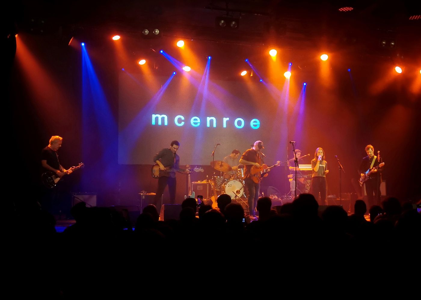 McEnroe y Jimena Lezón en el concierto del 20 aniversario en La Riviera, en Madrid. Foto: Patricia Ruiz Guevara