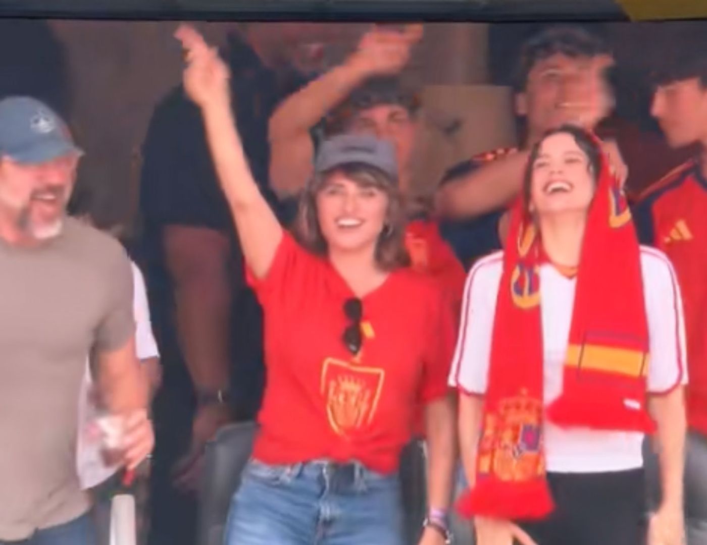 Los tres españoles más famosos juntos. <a href="https://www.tiktok.com/@gemike0816/video/7658055294630612244" target="_blank"> Ver post </a>