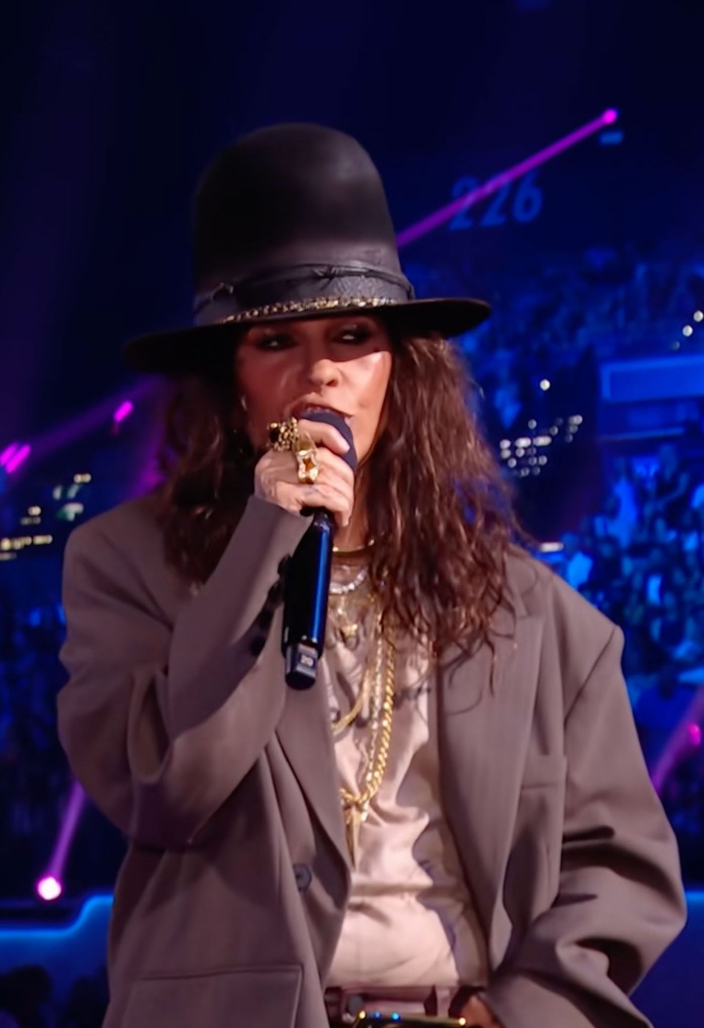 De nuevo aquí (¡NOOOOO!). <a href="https://www.tiktok.com/@amas/video/7644001971980012831" target="_blank"> Ver post </a>