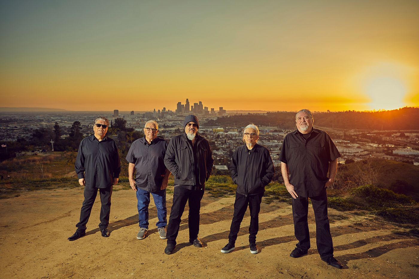 L.A.: César Rosas, Conrad Lozano, Steve Berlin, Louie Perez y David Hidalgo. Foto: Piero F. Giunti