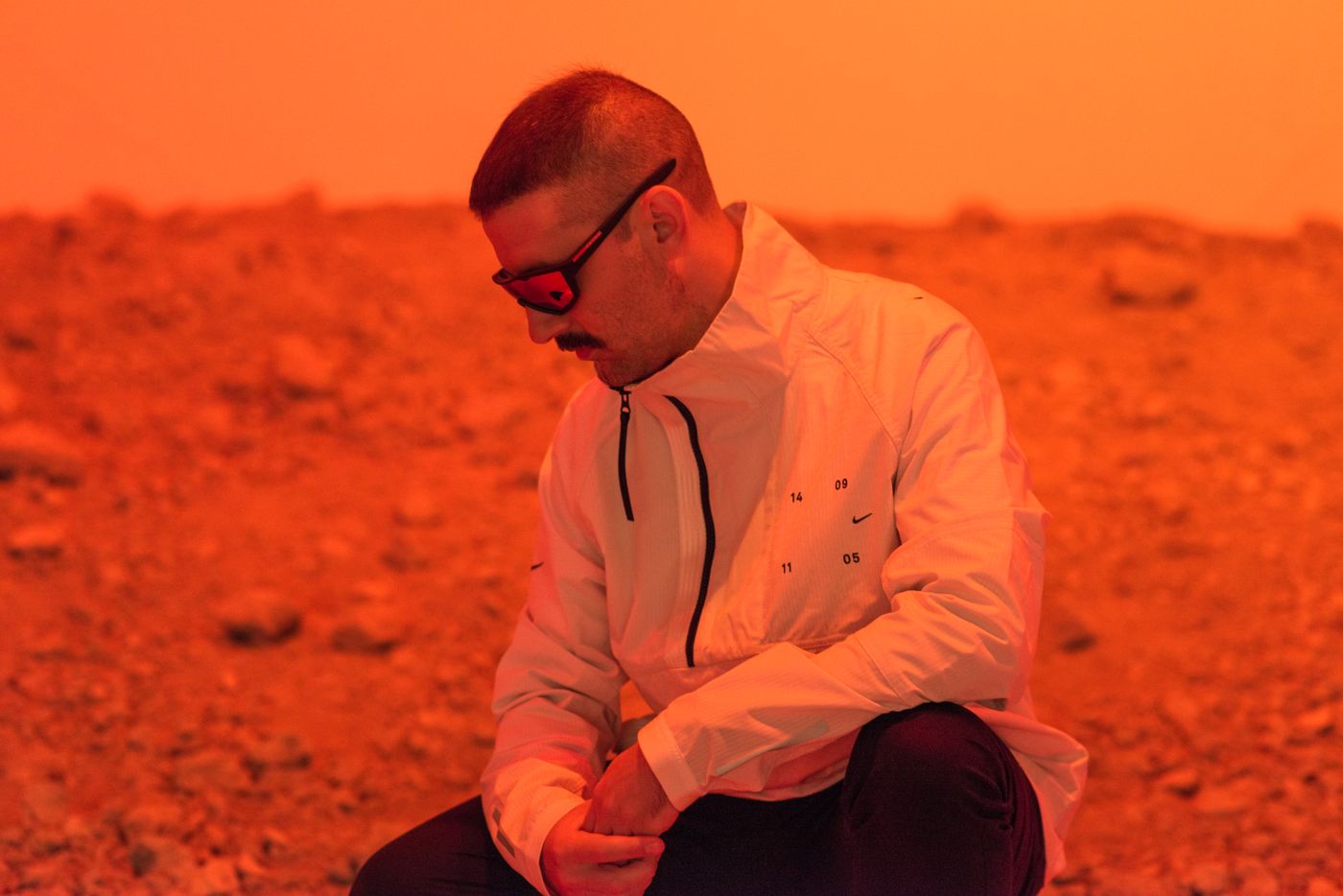 Erik Urano, disfrutando pero manteniéndose fiel a su paleta de colores.