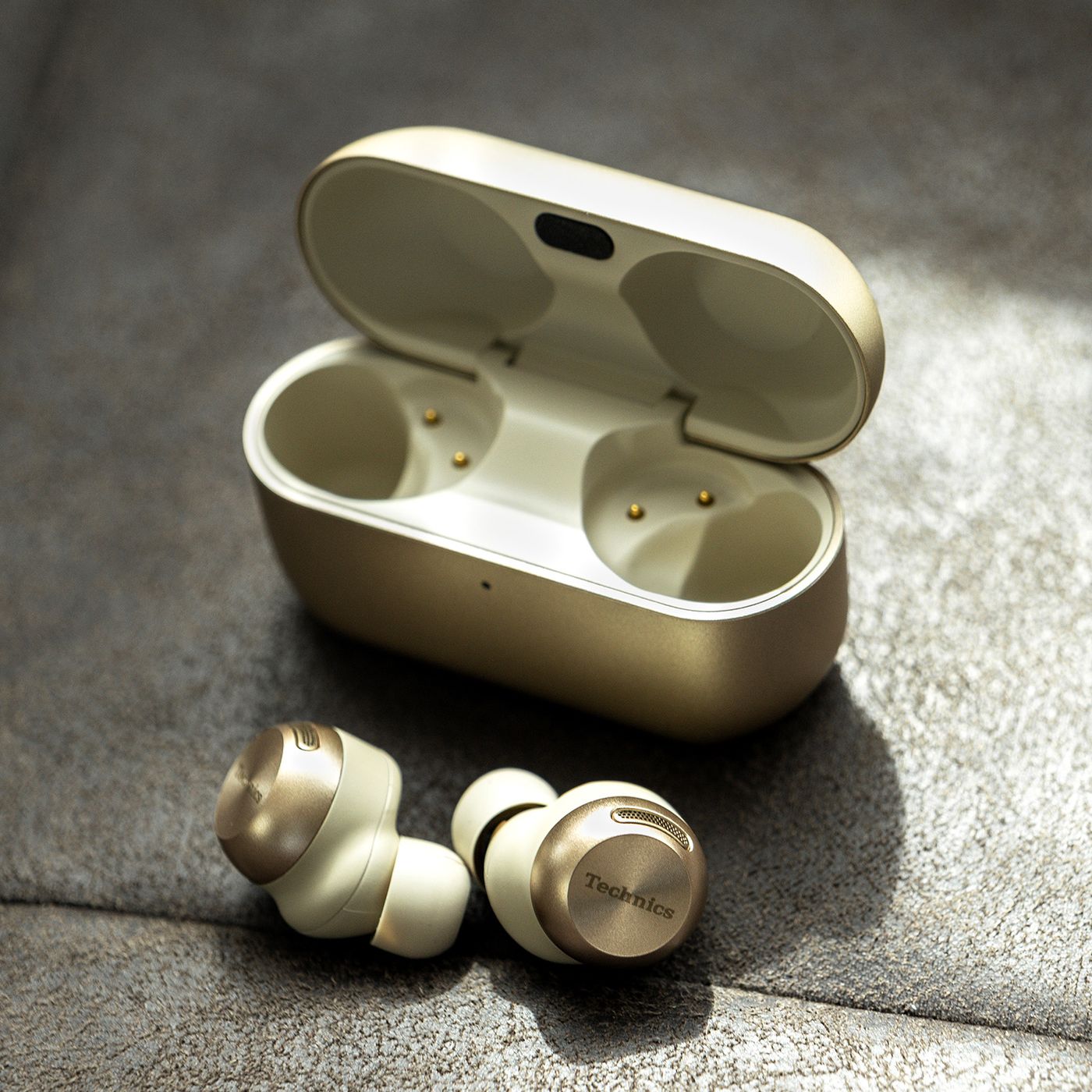 Auriculares True Wireless Technics AZ100 (Champagne).