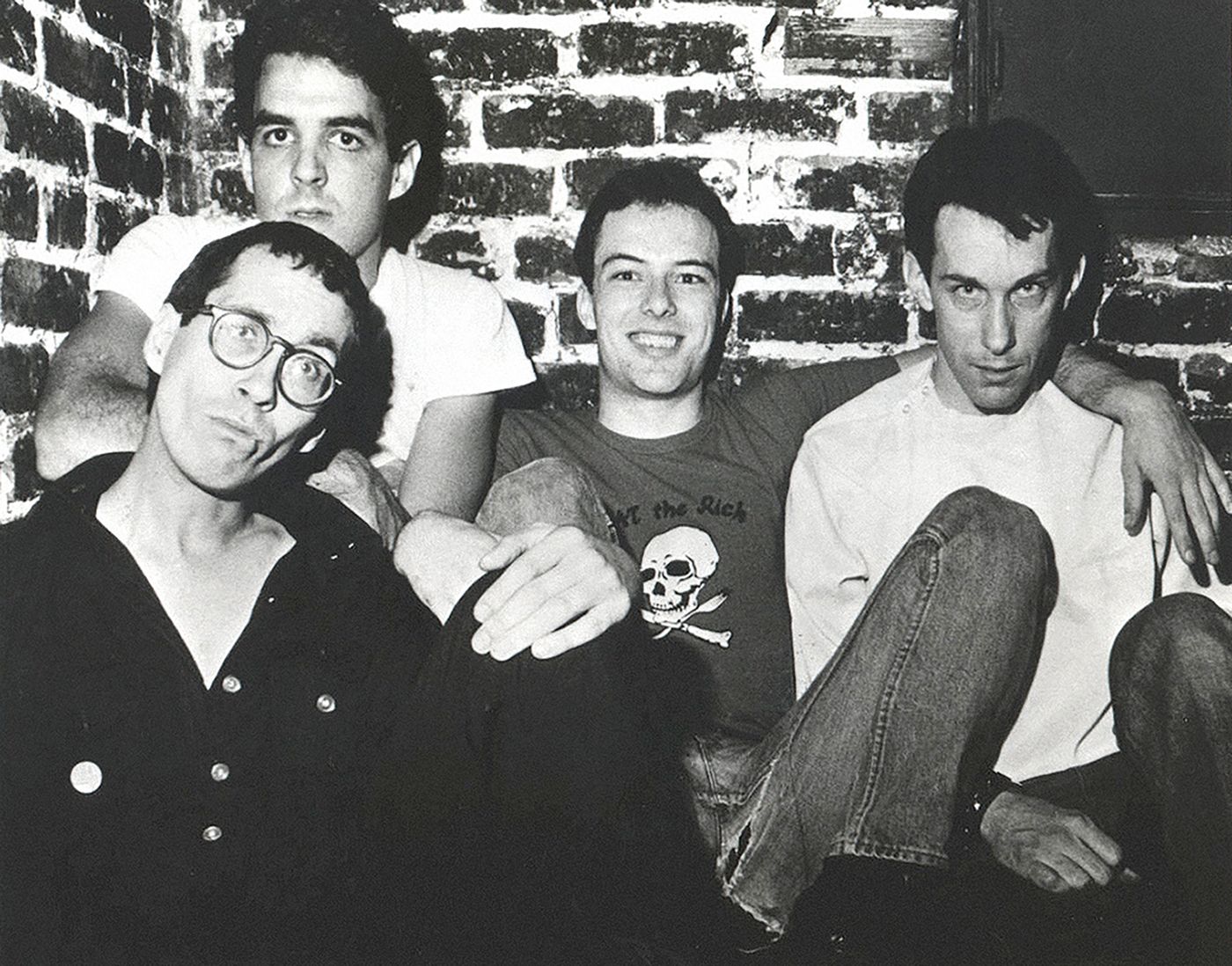 Klaus Flouride, Ted, Jello Biafra y East Bay Ray: Dead Kennedys, primer disco. 