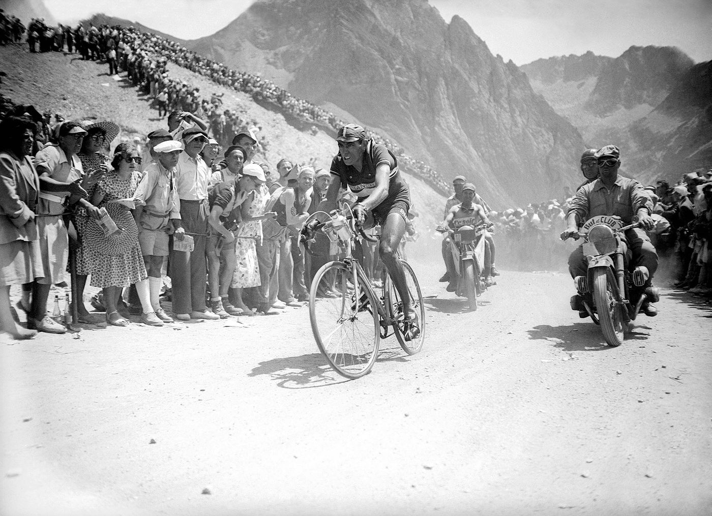 El primer icono pop del ciclismo: Fausto Coppi, en 1949.