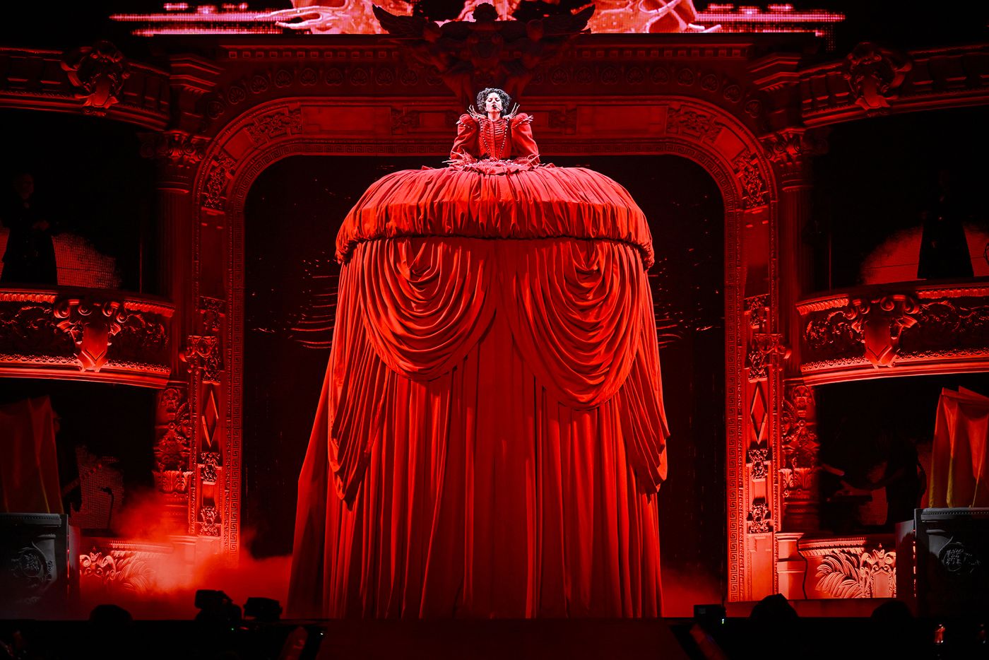 El resultón cóctel kitsch de la Germanotta. Foto: Samir Hussein (Getty Images)