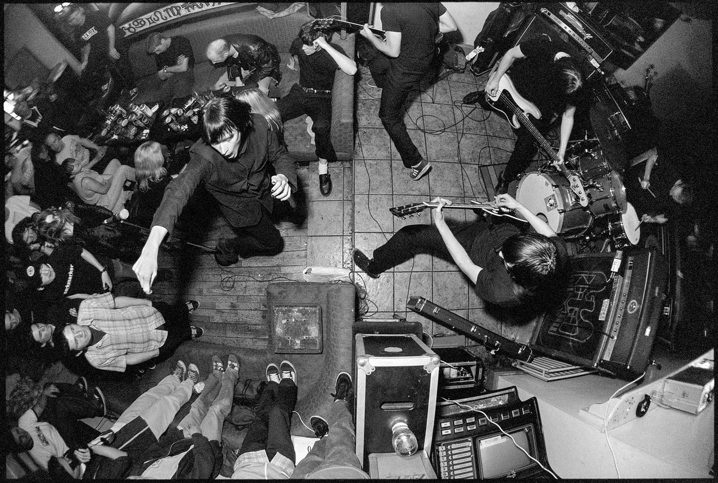 Refused en directo en Dundalk, Irlanda, 1998 (con Ulf Nybérg al bajo). Foto: Ricky Adam